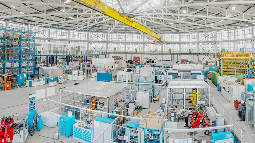 Examples of Fraunhofer FOKUS 5G testbeds and trials in public events, industrial production, disaster management, healthcare, railway infrastructure, aviation, mobile